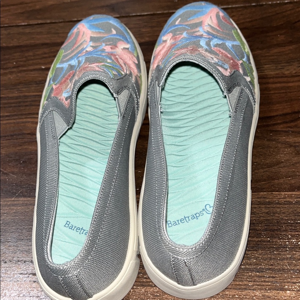 Baretraps Bonaire Embroidered  Women's slip on gray Floral Loafers  9.5M - Picture 4 of 6